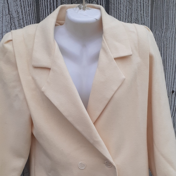 Vintage Coat - Picture 3 of 10